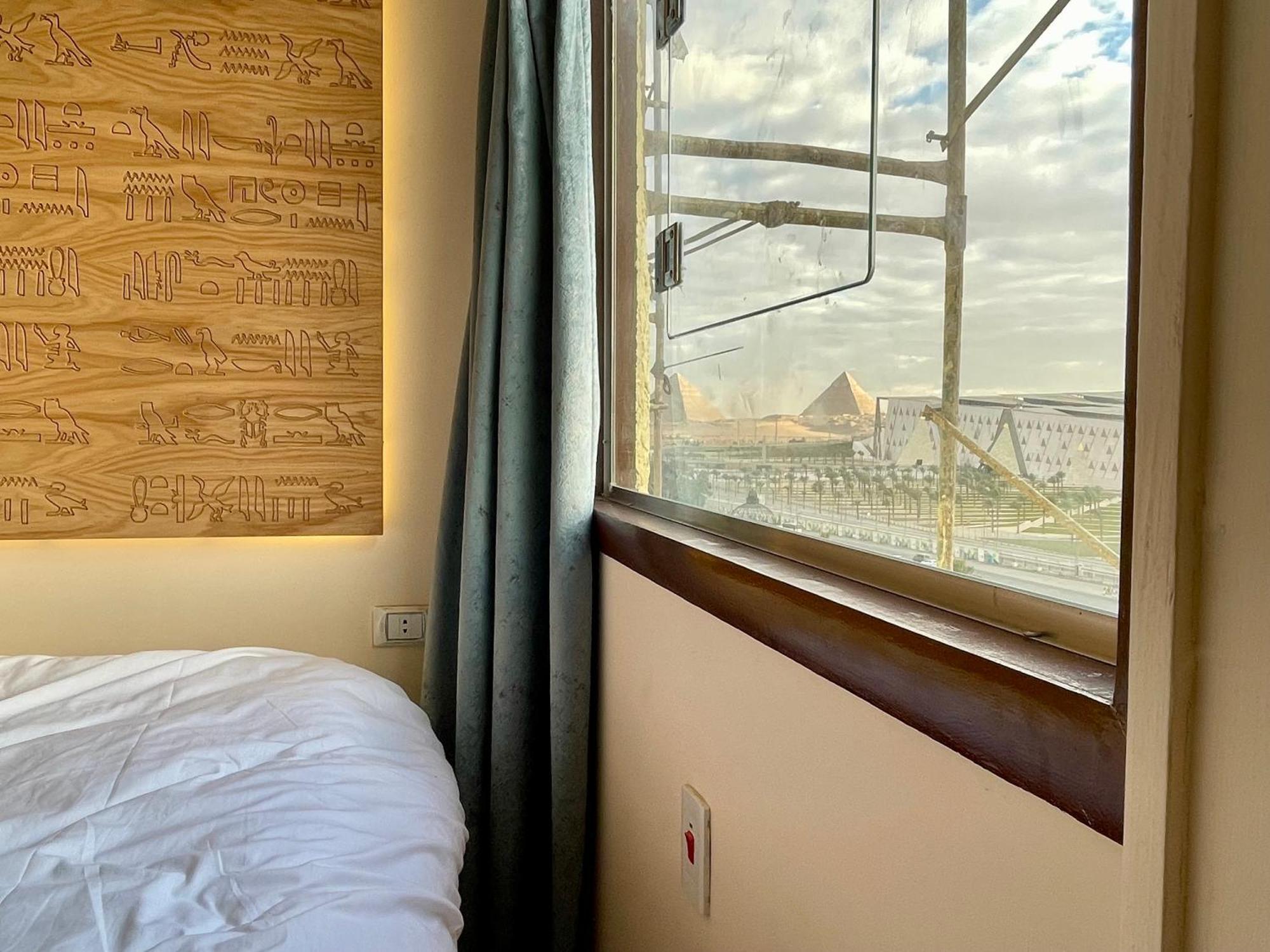 Pyramuse Inn Nazlet el Simman Bagian luar foto