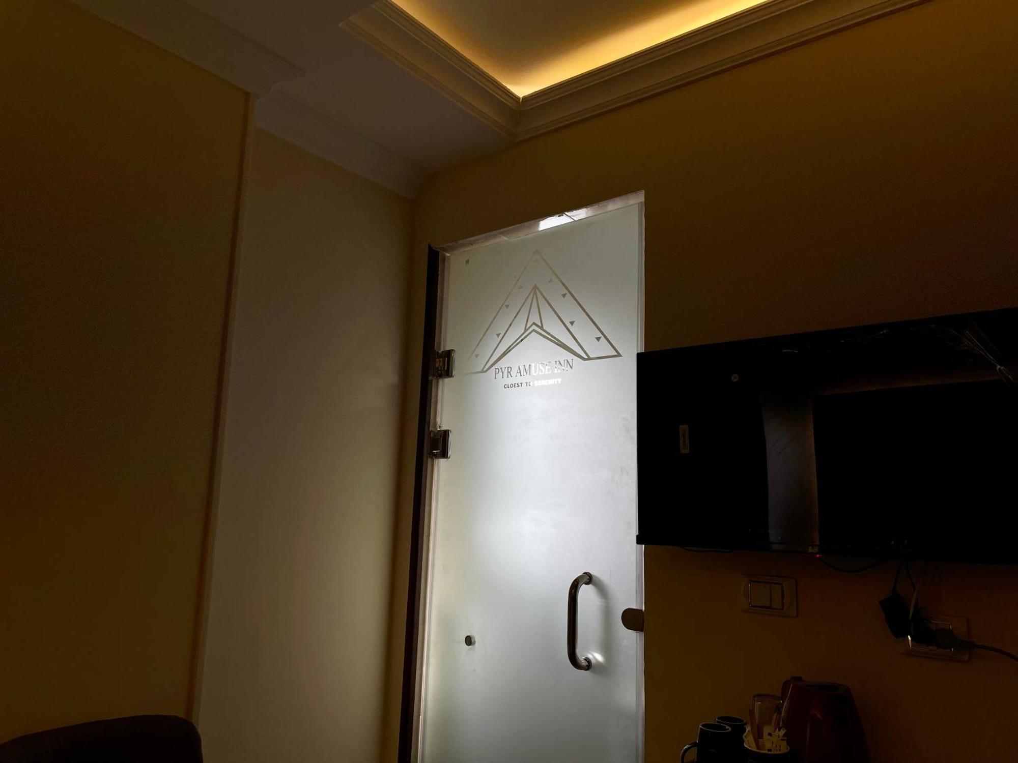 Pyramuse Inn Nazlet el Simman Bagian luar foto