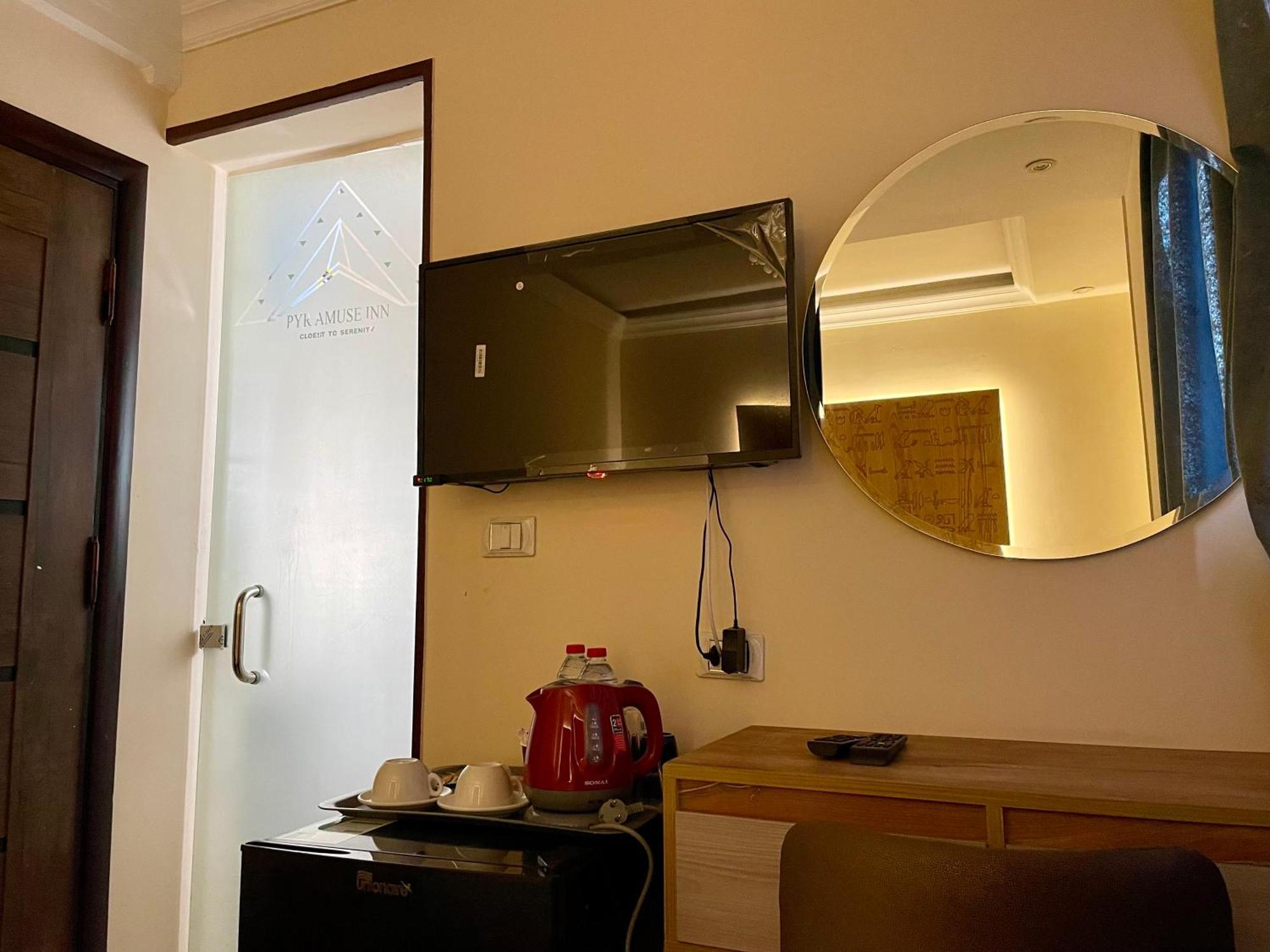 Pyramuse Inn Nazlet el Simman Bagian luar foto