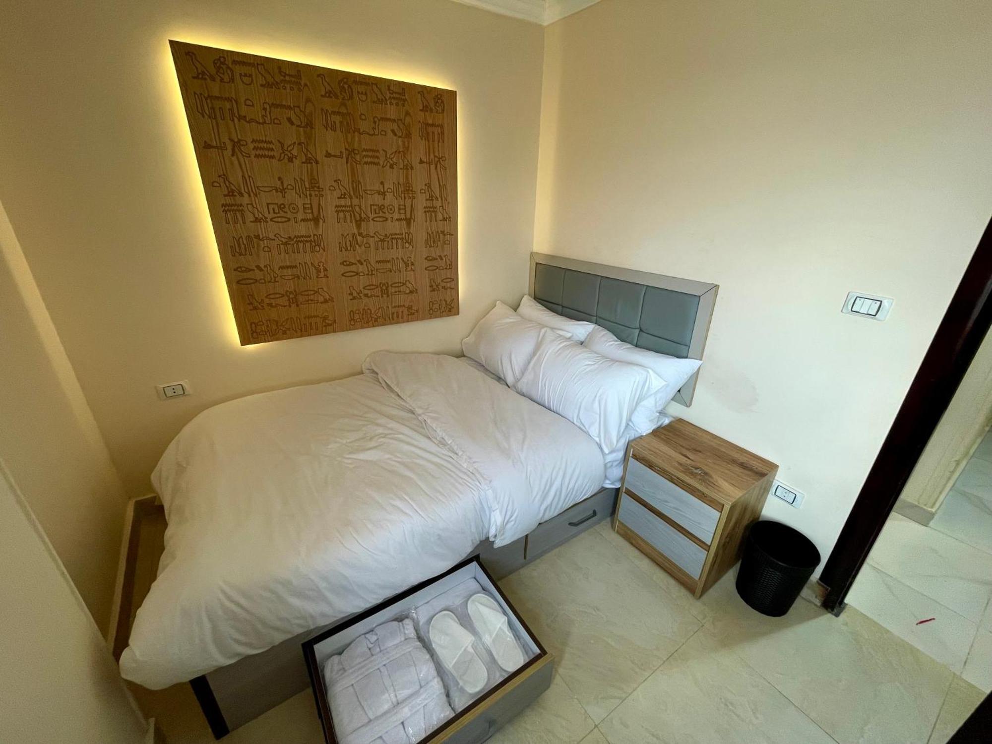 Pyramuse Inn Nazlet el Simman Bagian luar foto